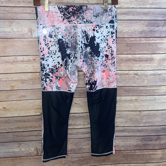 🎈Sale🎈 Fabletics Gisela Cropped Leggings With Mesh Detail On Back - Picture 4 of 8